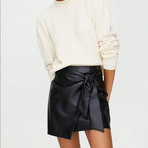 Aritzia Wilfred Wrap skirt